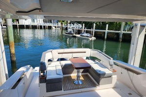 2019 Tiara Yachts 38 LS thumbnail 3