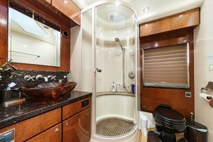 2005 Fairline Yachts thumbnail 37