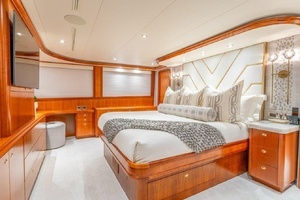 2006 Westport 130 Motoryacht thumbnail 34