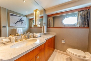2006 Westport 130 Motoryacht thumbnail 41