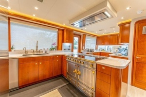 2006 Westport 130 Motoryacht thumbnail 30
