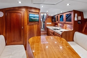 2008 Hinckley Talaria 38R thumbnail 24