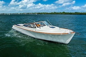 2008 Hinckley Talaria 38R thumbnail 4
