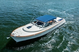 2008 Hinckley Talaria 38R thumbnail 9