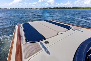 2008 Hinckley Talaria 38R thumbnail 11