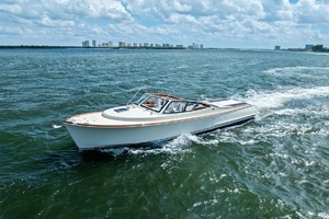 2008 Hinckley Talaria 38R thumbnail 2