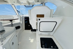 35ft Pursuit Yacht For Sale