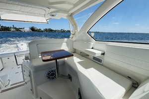 35ft Pursuit Yacht For Sale
