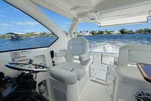 35ft Pursuit Yacht For Sale