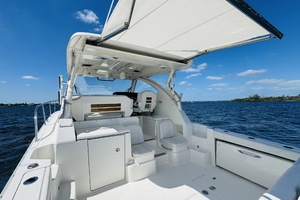 35ft Pursuit Yacht For Sale