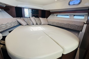 35ft Pursuit Yacht For Sale