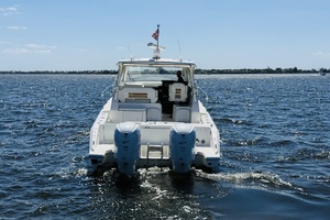 35ft Pursuit Yacht For Sale