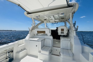 35ft Pursuit Yacht For Sale
