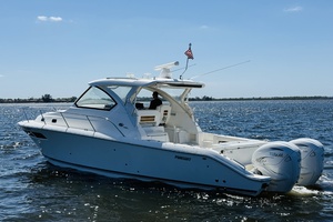 35ft Pursuit Yacht For Sale
