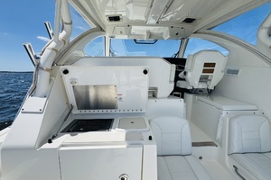 35ft Pursuit Yacht For Sale