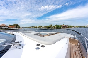 2024 Azimut S8 thumbnail 19