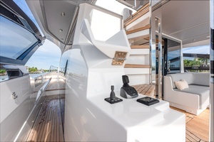 2024 Azimut S8 thumbnail 17