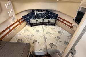 A SALT WEAPON 28ft Grady White Yacht For Sale