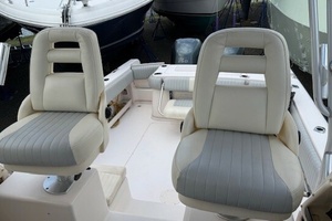 A SALT WEAPON 28ft Grady White Yacht For Sale