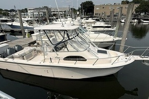 A SALT WEAPON 28ft Grady White Yacht For Sale