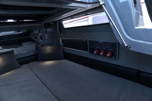 2023 Axopar 31 Brabus Shadow 500 thumbnail 13