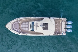 2023 Boston Whaler thumbnail 17