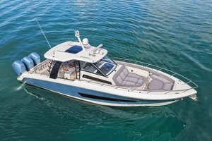 2023 Boston Whaler thumbnail 21