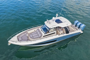 42FT (12.8M) BOSTON WHALER