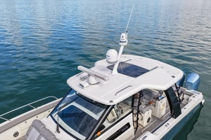 2023 Boston Whaler thumbnail 7