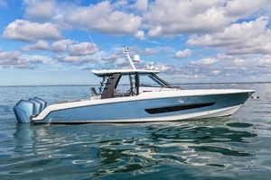 42FT (12.8M) BOSTON WHALER