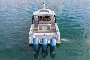 42FT (12.8M) BOSTON WHALER