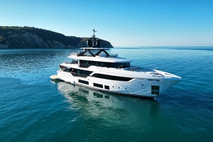 LA VETTA 127ft Custom Line Yacht For Sale