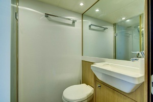 2014 Princess Yachts thumbnail 26