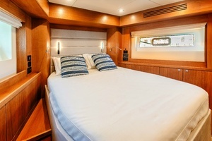 2023 Sirena Yachts thumbnail 26