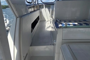 1998 Carver 405 Aft Cabin Motor Yacht thumbnail 13