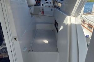 1998 Carver 405 Aft Cabin Motor Yacht thumbnail 12