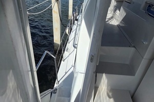 1998 Carver 405 Aft Cabin Motor Yacht thumbnail 10