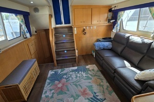 1998 Carver 405 Aft Cabin Motor Yacht thumbnail 33