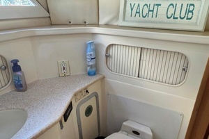 1998 Carver 405 Aft Cabin Motor Yacht thumbnail 55