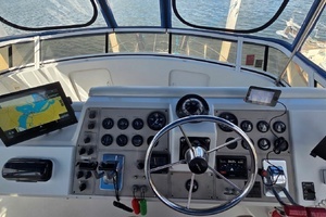 1998 Carver 405 Aft Cabin Motor Yacht thumbnail 17