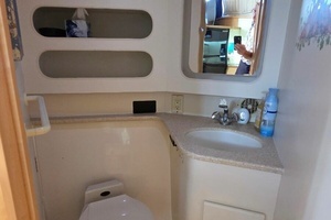 1998 Carver 405 Aft Cabin Motor Yacht thumbnail 47