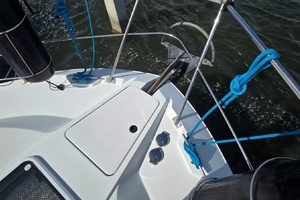 1998 Carver 405 Aft Cabin Motor Yacht thumbnail 26