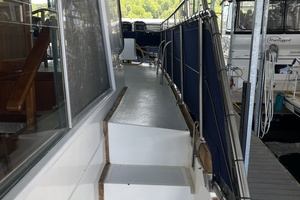 1987 Grand Banks 49 Motor Yacht thumbnail 16