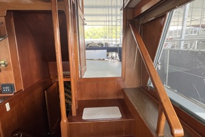 1987 Grand Banks 49 Motor Yacht thumbnail 22