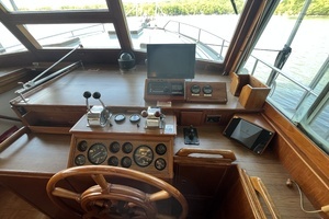 1987 Grand Banks 49 Motor Yacht thumbnail 33