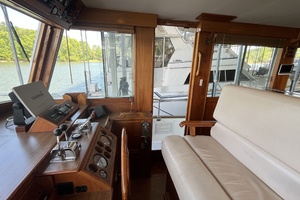 1987 Grand Banks 49 Motor Yacht thumbnail 31