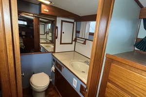 1987 Grand Banks 49 Motor Yacht thumbnail 41