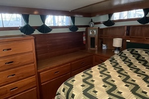 1987 Grand Banks 49 Motor Yacht thumbnail 38