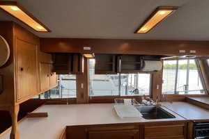 1987 Grand Banks 49 Motor Yacht thumbnail 27