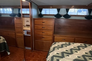 1987 Grand Banks 49 Motor Yacht thumbnail 39